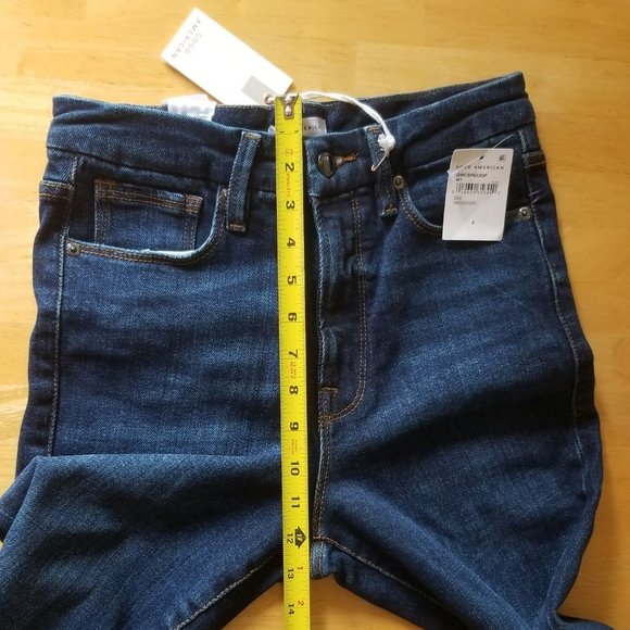 Good American Good Waist Chewed Back Pockets Jeans - Picture 12 of 16